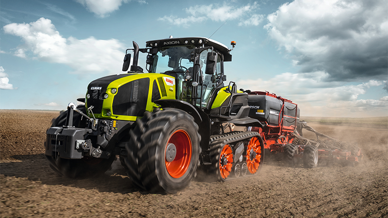 CLAAS introduces the AXION 900 TT tractor, TRION 740 combine to the ...